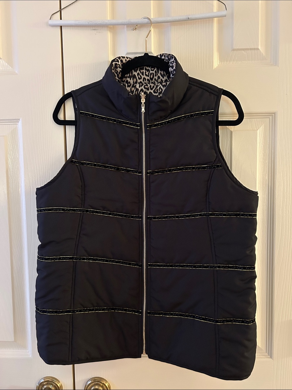 CHICOS Quilted Sleeveless Puffer Vest - Black and leopard REVERSIBLE